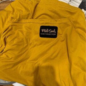 Milk Snob Nursing Cover / Car seat cover